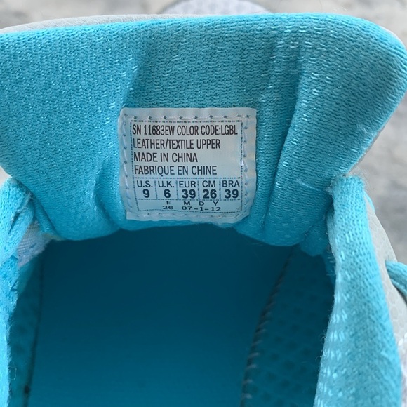 Skechers Extra wide running shoes - Picture 9 of 10